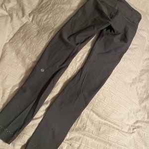 Lululemom Zoned in/in Focus Run Tight 27"